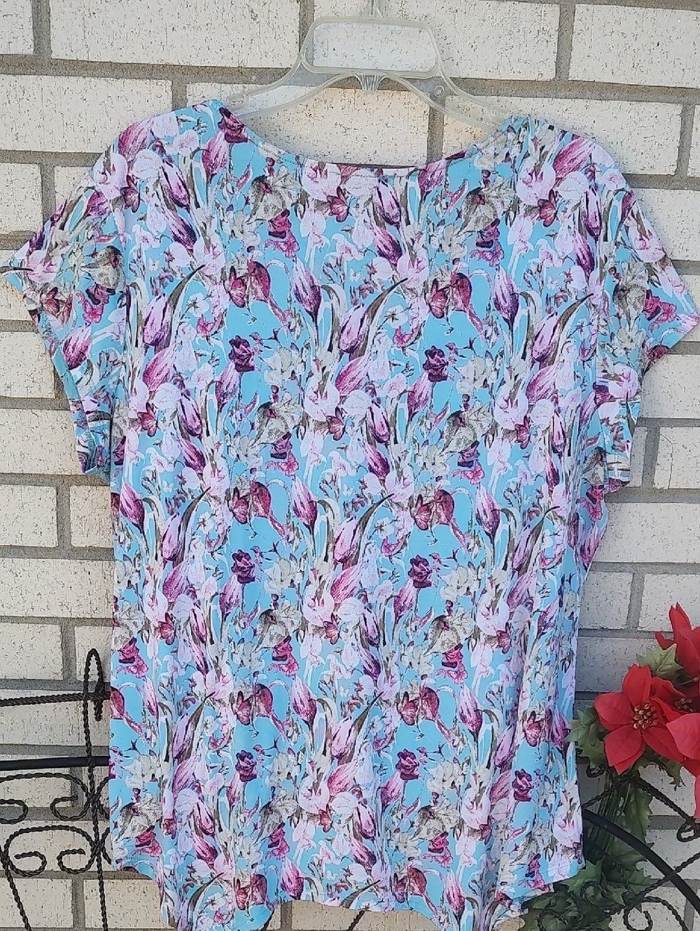 Link Pastel Blue Floral Short Sleeve Blouse with Ring Detail - Picture 7 of 9